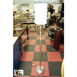 SHOWHOME METAL FLOOR LAMP ON CHOICE