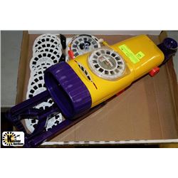 BOX WITH 2 VIEWMASTERS WITH 50 SLIDES INCLUDING