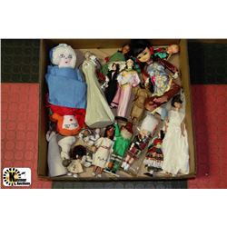 LARGE FLAT OF ESTATE COLLECTABLE DOLLS &