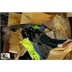 VINTAGE HANGING CRACKLE GLASS LIGHT