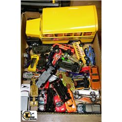 FLAT W/DIECAST SCHOOL BUS & 25