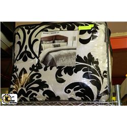 HOMESTYLES QUEEN COMFORTER, 2 SHAMS &