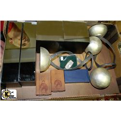 FLAT OF ASSORTED HOUSEHOLD DECOR