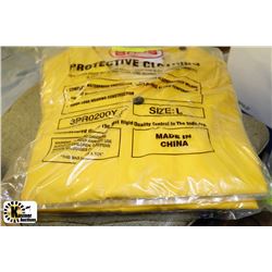 LOT OF 2 BOSS RAINCOATS SIZE M AND LARGE