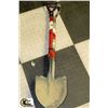 Image 1 : PAIR OF SHOVELS