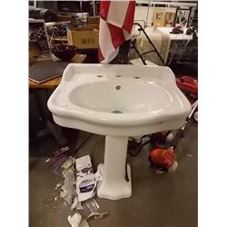 PEDESTAL SINK