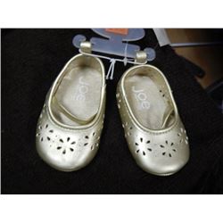 SHOES - NEW - CHILD'S - JOE - GOLD SIZE 4