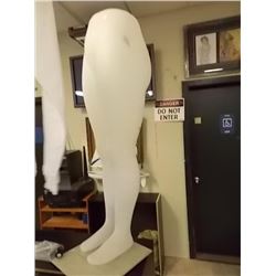 MANIQUIN - FEMALE - WAIST TO TOE - MED - LARGE FIT