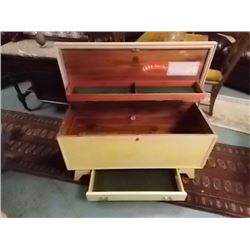 VINTAGE "LANE" CEDAR CHEST