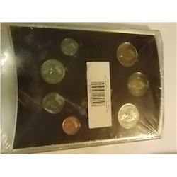NEW TINY TREASURES 2000 UNCIRCULATED COIN SET FROM ROYAL CANADIAN MINT - 7 COINS TOTAL - STILL STEAL