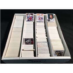 LARGE LOT OF ASSORTED HOCKEY CARDS INCLUDING: