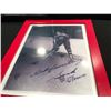 Image 2 : 2 GORDIE HOWE SIGNED ITEMS AND VANCOUVER GIANTS SIGNED CARD BLOCK