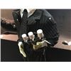 Image 2 : 6' ANIMATRONIC OF A SKELETON IN A SUIT, ELECTRIC.