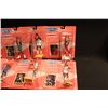 Image 2 : 10 PIECES OF BASKETBALL FIGURES WITH CARDS 1997