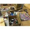 Image 2 : LARGE LOT OF COLLECTABLES MAGAZINES, BINDERS AND MISC. ITEMS