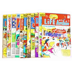 LOT OF 11 VINTAGE ARCHIE COMIC BOOKS - LOTS OF 12 CENT COVERS