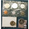 Image 2 : 1976 S 40% Silver Proof Kennedy Half Dollar, encapsulated; George Washington Golden Dollar in a spec