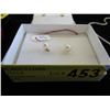 Image 2 : 14 KT Yellow Gold & Pearl post earrings