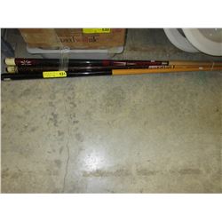4 Pool cues - used