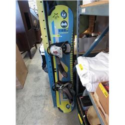 Santa Cruz snowboard with binding