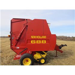 NEW HOLLAND 688 ROUND BALER