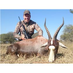 5 DAY RED LETCHWE, COMMON REEDBUCK, BLESBUCK, IMPALA FOR 2 HUNTERS/2 OBSERVERS IN SOUTH AFRICA