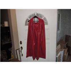 SUPERGIRL TV SCREEN USED HERO CAPE MELISSA BENOIST