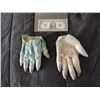 Image 1 : HELLBOY THE GOLDEN ARMY SCREEN USED HERO ABE SAPIEN HANDS #1