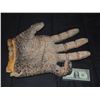 Image 2 : HELLBOY THE GOLDEN ARMY SCREEN USED HERO CRONIE HAND