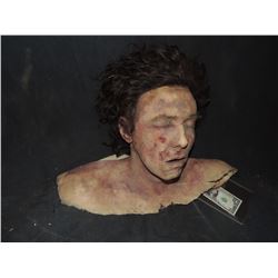 SEVERED ROTTEN BLOODY ZOMBIE HEAD A GRADE 32