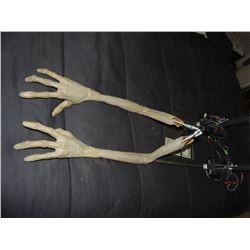 PAUL THE ALIEN SCREEN USED HERO ANIMATRONIC ARMS 9 FUNCTIONS EACH