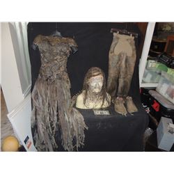 LAST WITCH HUNTER THE SCREEN USED HERO WITCH QUEEN 2