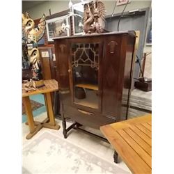 VINTAGE CHINA CABINET - CIRCA 1940'S