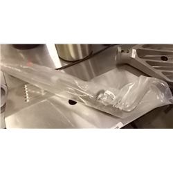 COMMERCIAL RESTRAUNT CAN OPENER - ATTACHES TO COUNTER AND DOES ASSORTED LARGE AND SMALL CANS