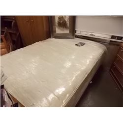 QUEEN MATTRESS