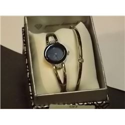 WATCH - NEW LADIES GIFT SET -  DIAMOND WRIST WATCH & MATCHING BRACLET - 2 PC TTL