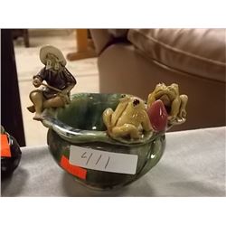 MUD MAN BOWL AND FROGS
