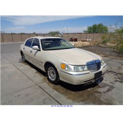 2001 - LINCOLN TOWN CAR