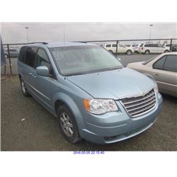 2010 - CHRYSLER TOWN AND COUNTRY