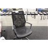 Image 2 : GLOBAL ACCORD BLACK AND CHROME MULTI-LEVER EXECUTIVE CHAIR