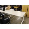 Image 2 : KNOLL PROPELLOR 48'' X 30'' WHITE ADJUSTABLE HEIGHT TECH TABLE