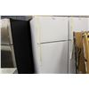 Image 2 : MAYTAG PERFORMANCE FRIDGE/FREEZER COMBO