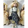 Image 3 : 3 COLLECTIBLE EDITIONS PORCELAIN DOLLS ON STANDS