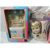 Image 2 : LOT 5 NEW COLLECTIBLE DOLLS ACCESSORIES MORE