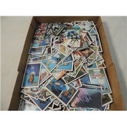 BOX BASEBALL FOOTBALL SPORTS CARDS MIXED MAKERS YE