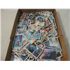 Image 1 : BOX BASEBALL FOOTBALL SPORTS CARDS MIXED MAKERS YE