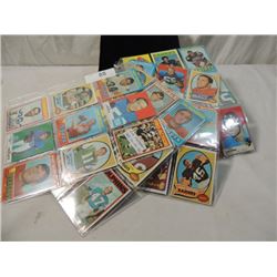 LOT 36 OLD VINTAGE FOOTBALL CARDS 1969-1972