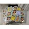 Image 1 : 24 TOPPS BASEBALL CARDS 1961 1964 1968