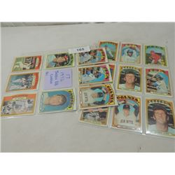 LOT 17 1972 TOPPS BASEBALL SPORTS CARDS