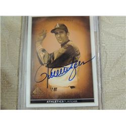 AUTOGRAPHED BASEBALL CARD ROLLIE FINGERS